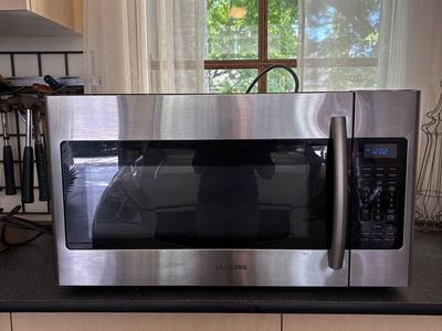 Samsung 1.8 Cu. Ft. Stainless Steel Microwave – Model ME18H704SFS