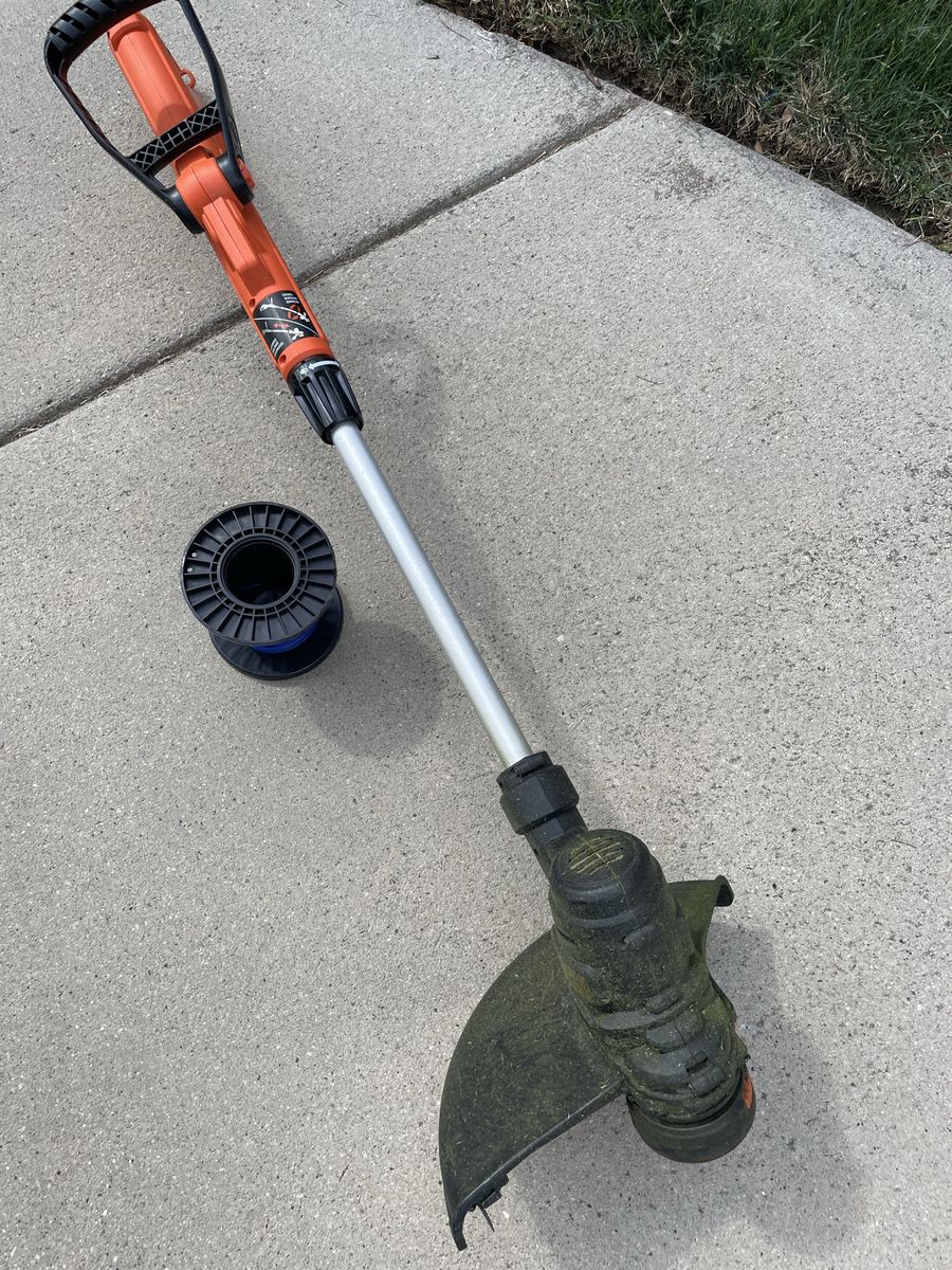 Black & Decker Electric String Trimmer with Extra Spool Line