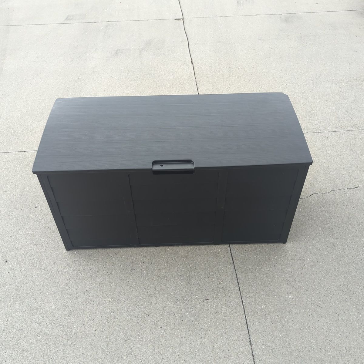 Outdoor Plastic Storage Deck Box