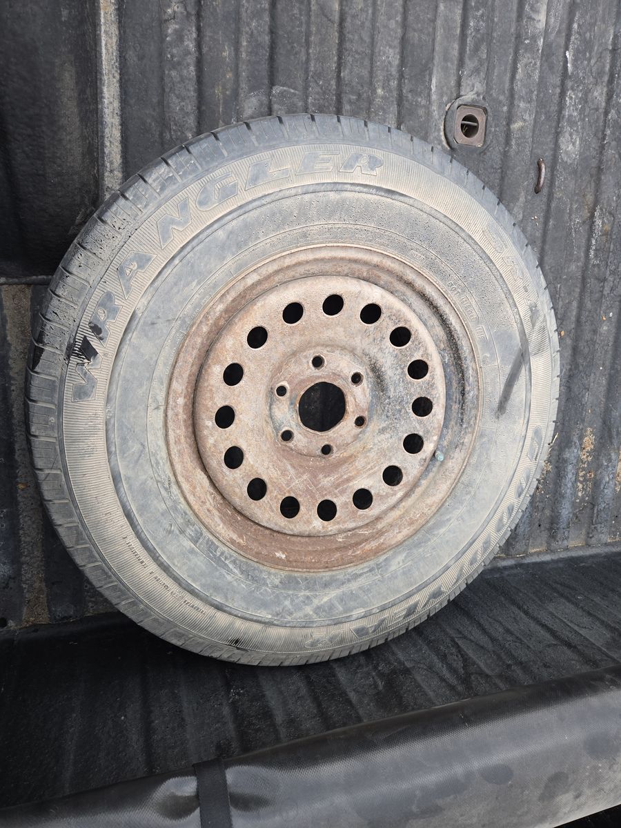 265/70r17 spare tire from GMT900 GMC/Chevrolet truck/suv