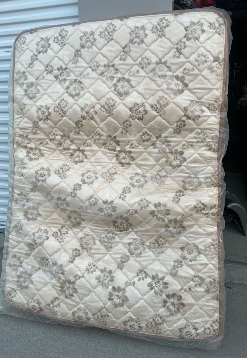 4 Full Mattresses & DVD shelf