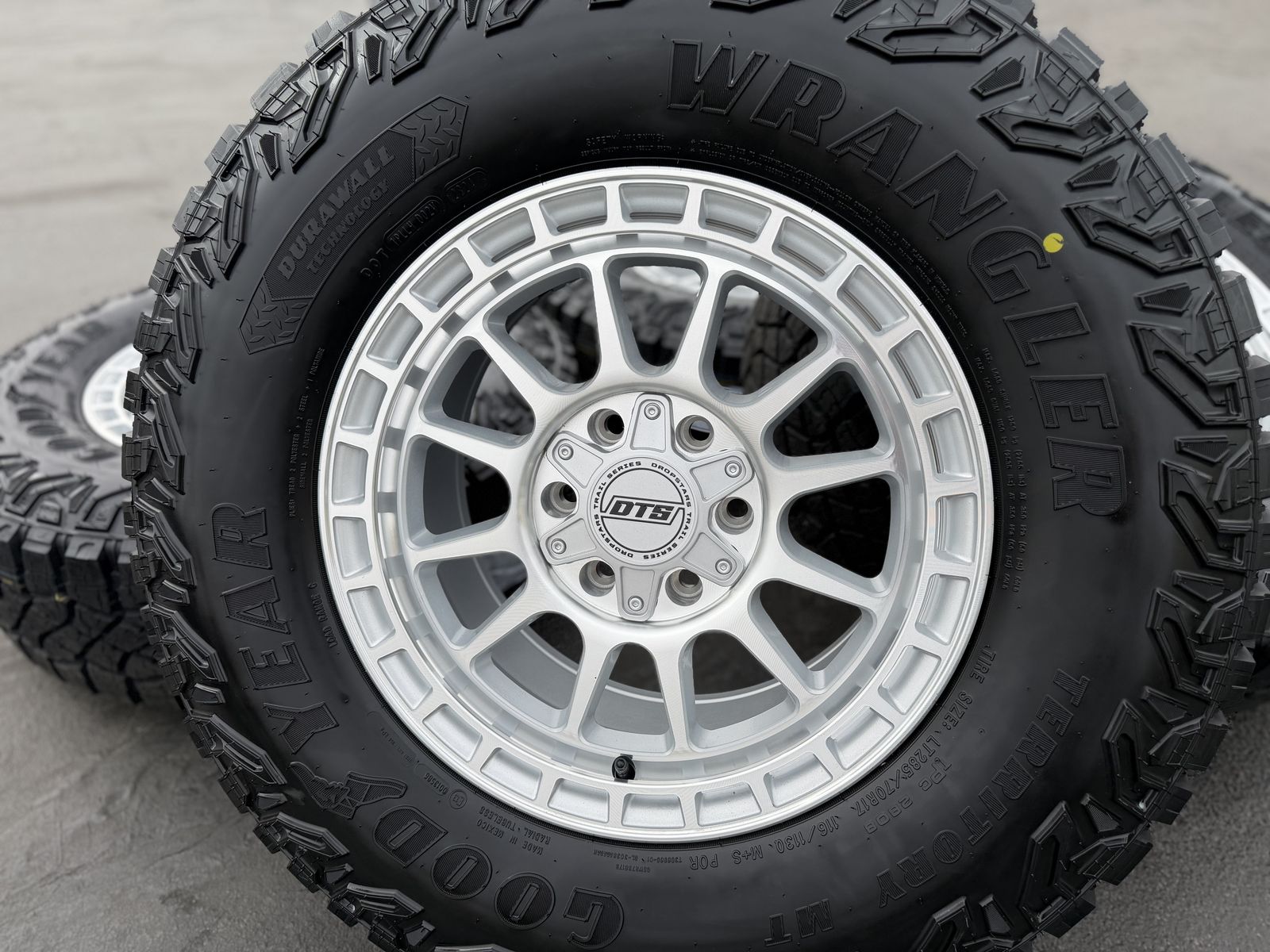 17" Dropstar 6 Lug 6x5.5 6x135 33" Goodyear 285/70R17 Toyota Silverado