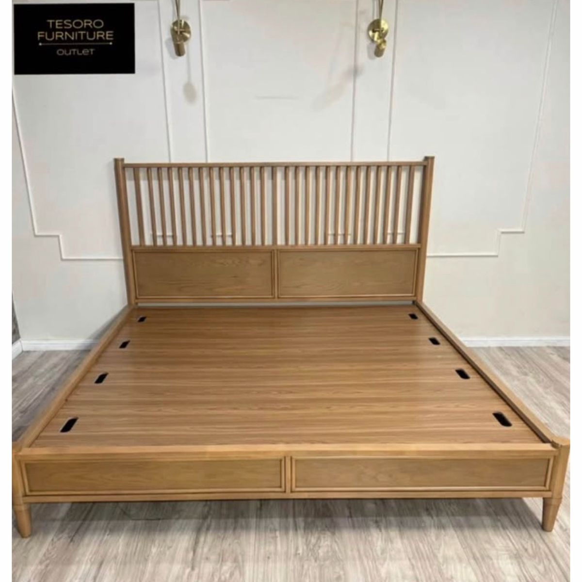 MODERN KING BED WE OFFER DELIVERY