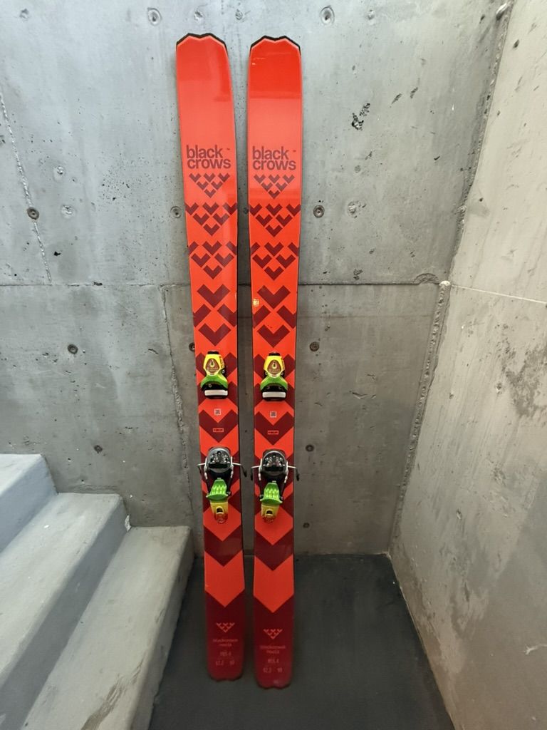 Like New Black Crows 185cm Nocta Skis with Look Pivot 15s (and Phantom)!