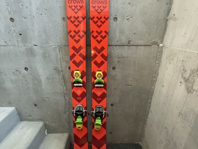 Like New Black Crows 185cm Nocta Skis with Look Pivot 15s (and Phantom)!