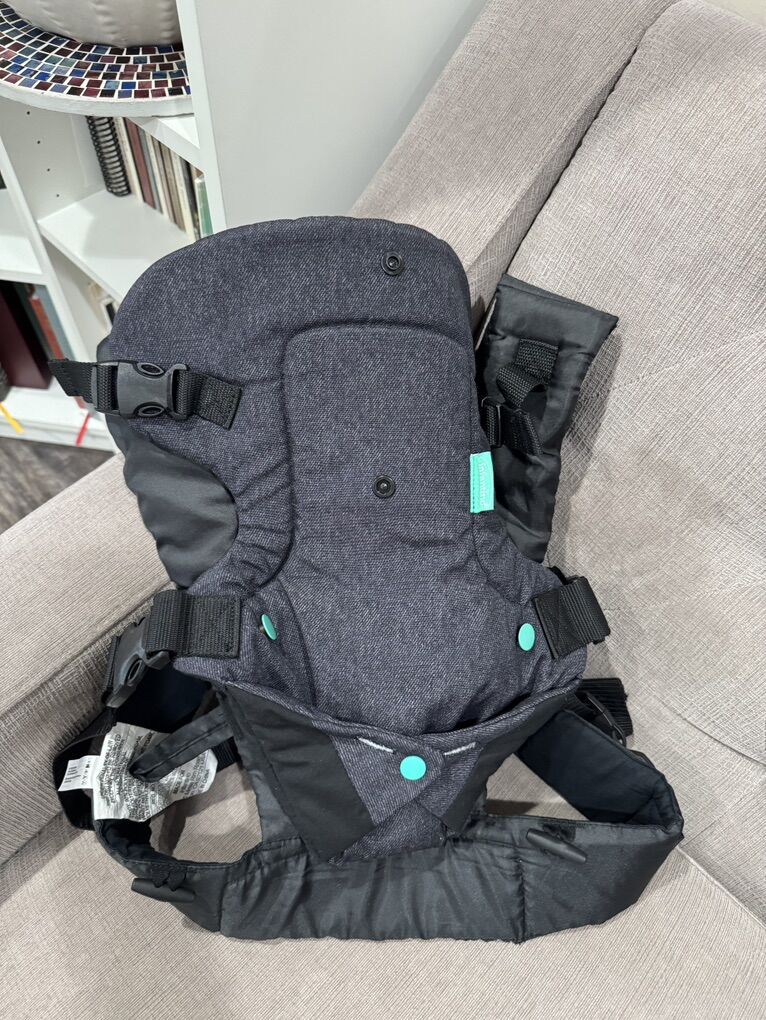 Infantino Baby carrier