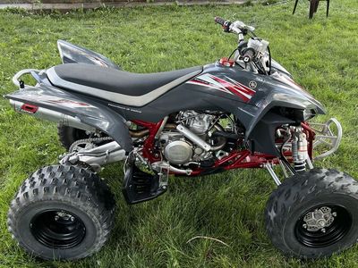 2008 Yamaha YFZ 450 red and gray