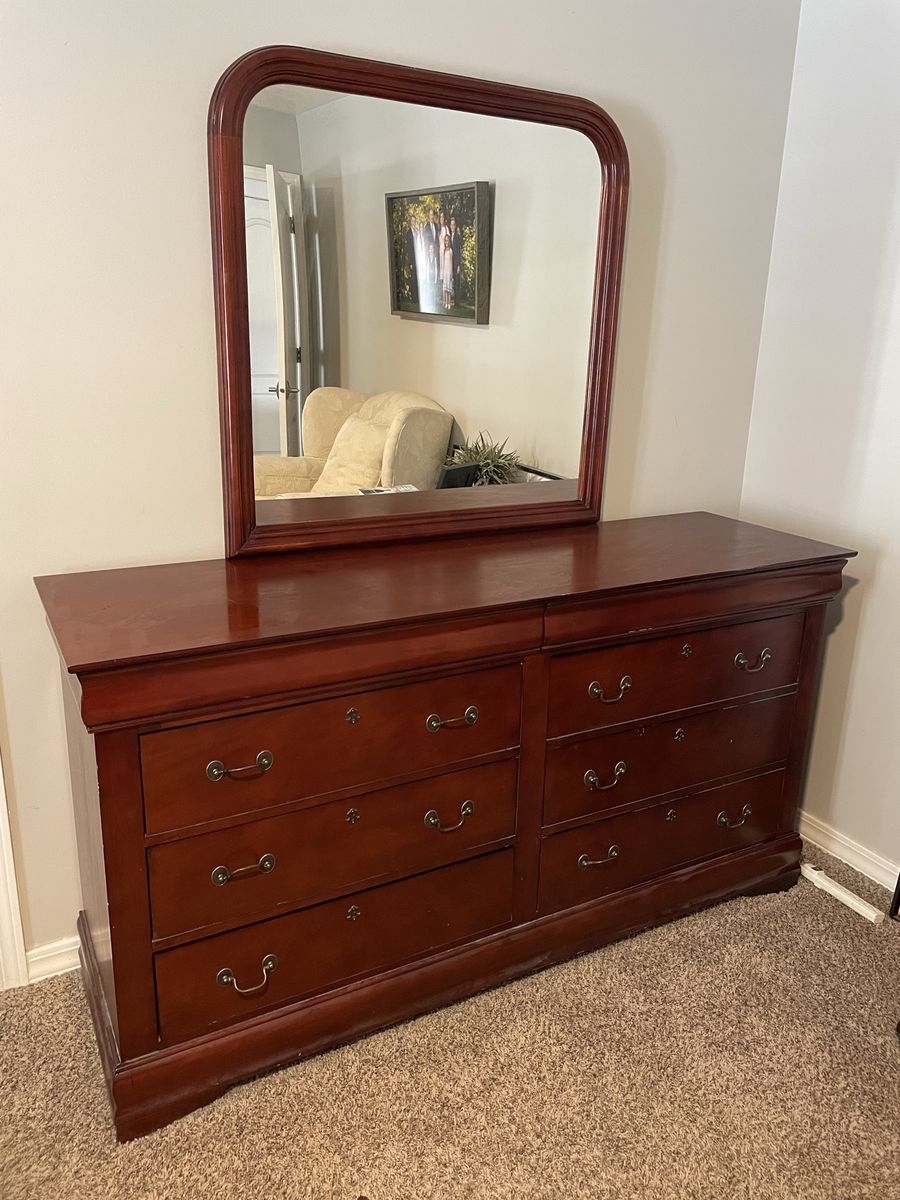 Dresser