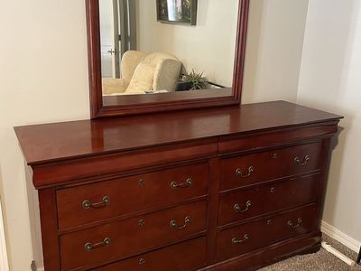 Dresser
