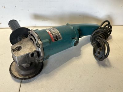 Makita 9005B Angle Grinder 5" 10 Amp 10,000 RPM
