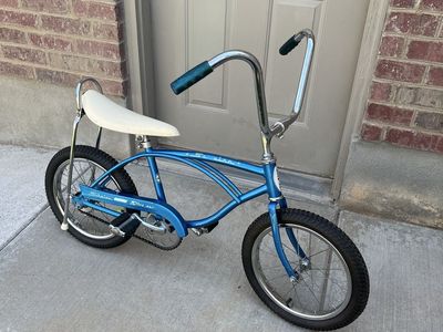 Vintage Schwinn Sting-Ray Junior Bicycle - Blue 16 inch