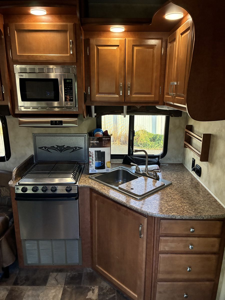 Main image 5