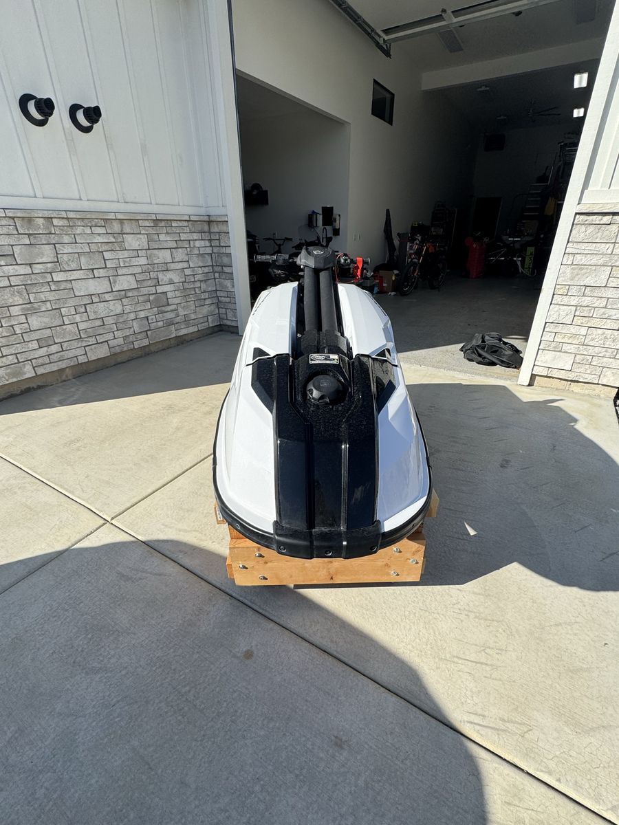 Main image 6