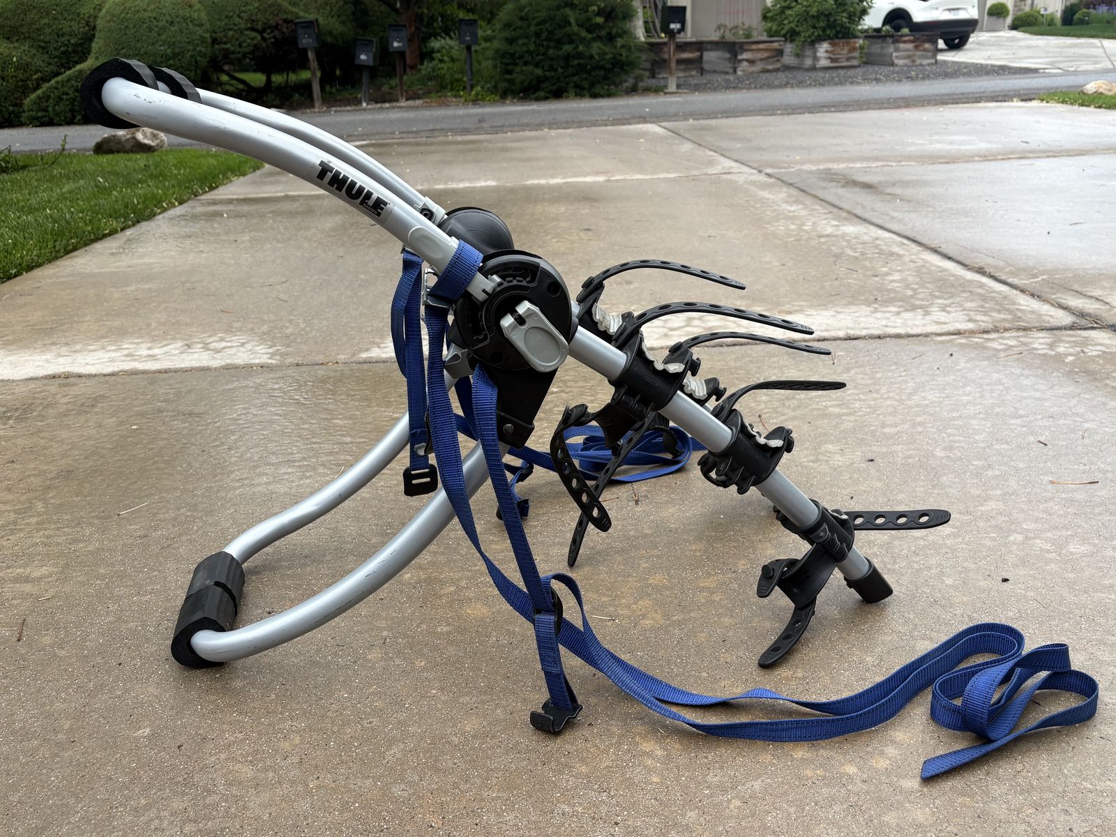 Thule Gateway 3 Bike Rack for Sedans/Hatchbacks
