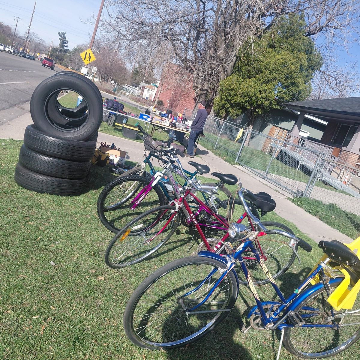 yard sale today saturday 9am-6p