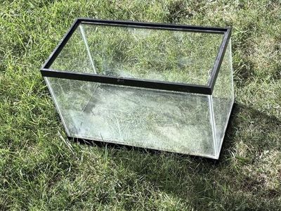 10 Gallon Glass Aquarium Tank with Metal Stand