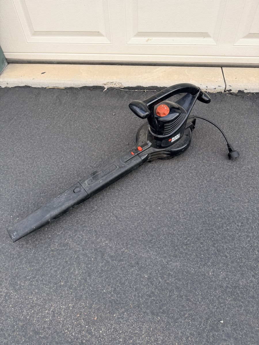 Black & Decker Electric Leaf Blower Corded Black Used