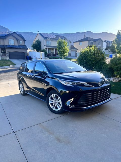 2025 Toyota Sienna Limited 7-Passenger