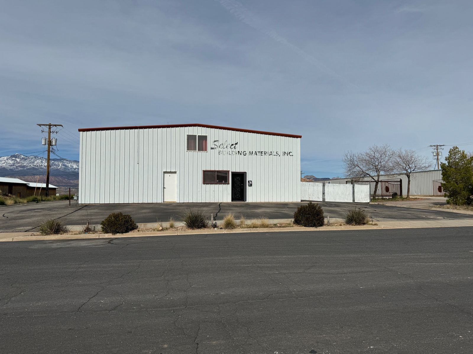 For Lease - Industrial office/warehouse in Hurricane Industrial Park, Utah