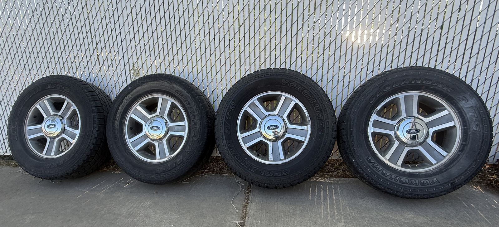 Ford F-150 Factory 285-65-17 Tires & 17x8 Wheels 6x135 $150/Trade