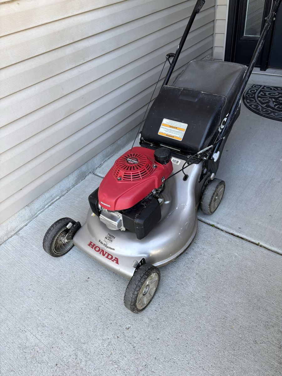Honda HRR216 Lawn Mower