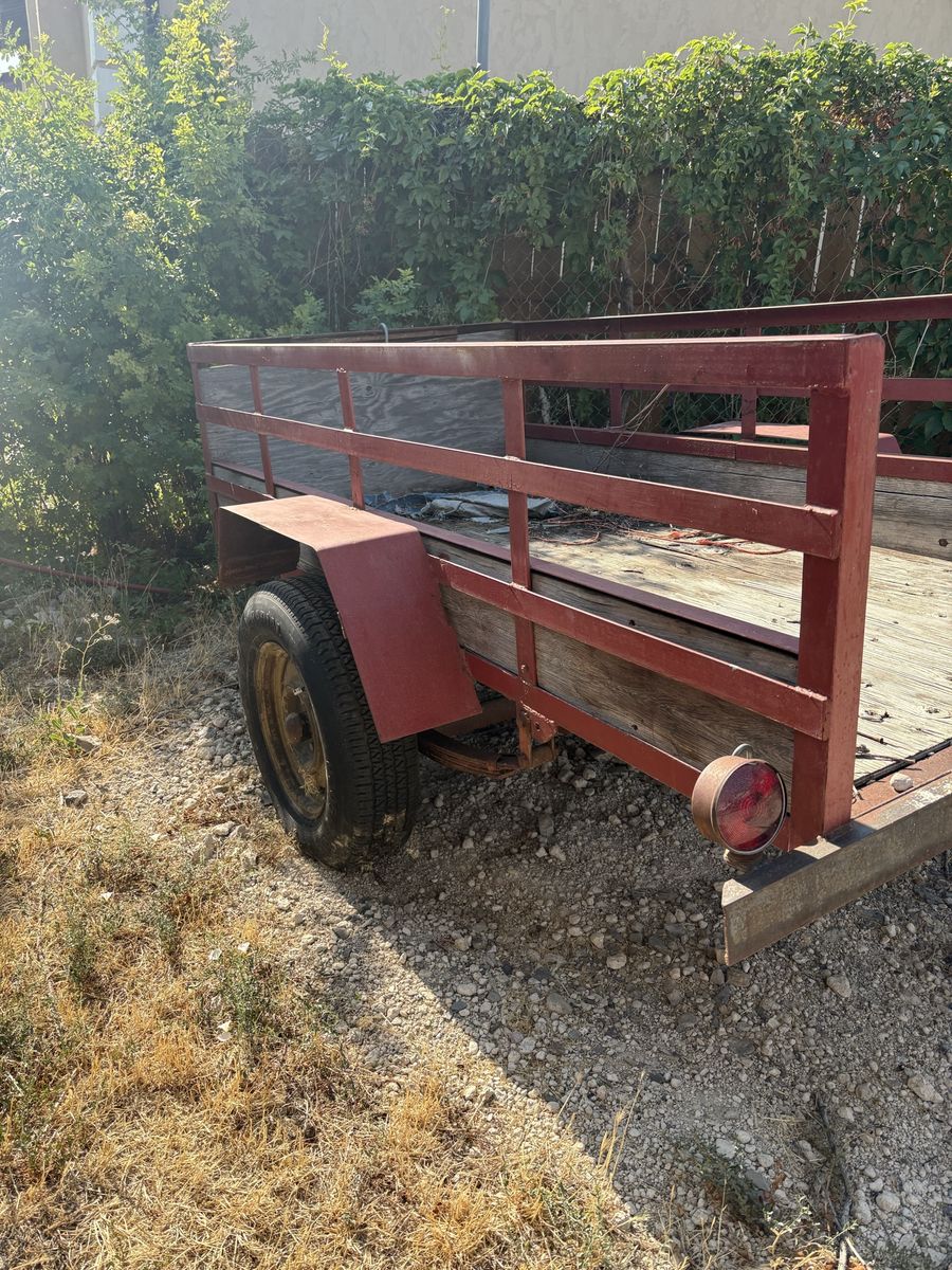 Utility trailer