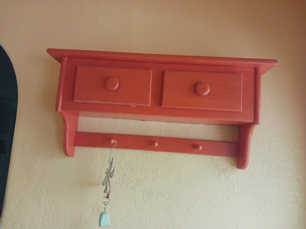 Sturdy shelf/storage
