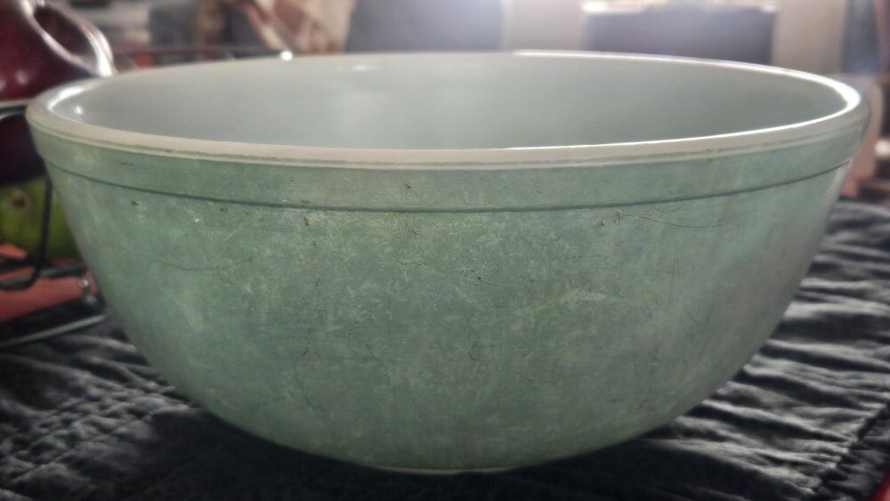 Pyrex #404 Green Bowl