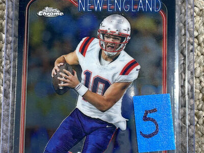 New England Patriots raw mint sports trading cards $5-$7