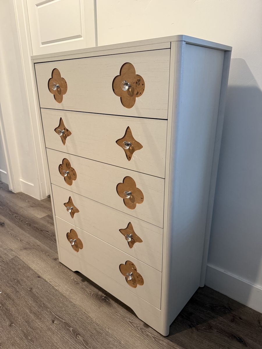 Brand New Fluted Design 5 Drawer Dresser