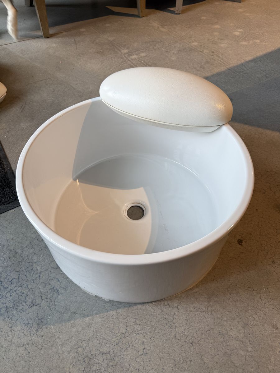 Pedecure Sink & Footrest