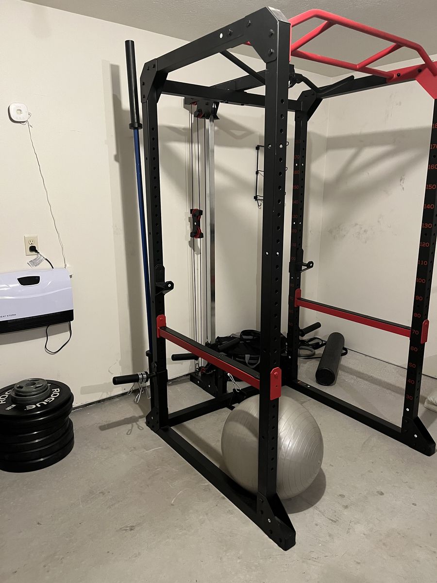 Power Cage w/ Lat Pulldown & Low Row + Rogue Ohio Bar (Cerakote, 20 kg / 45 lb) & Rogue Echo Bumper 230 lb Set — $975
