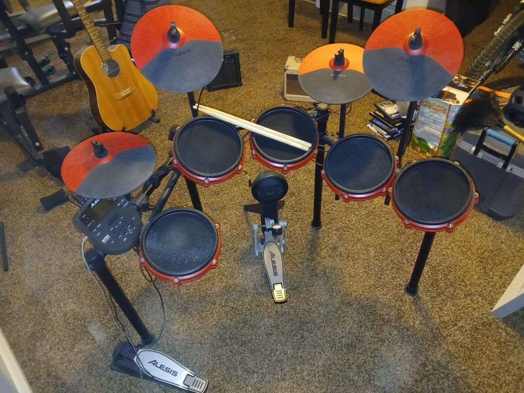 Alesis Nitro Max electric drum set