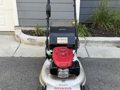 Honda HRR216 Self Propelled Lawn Mower