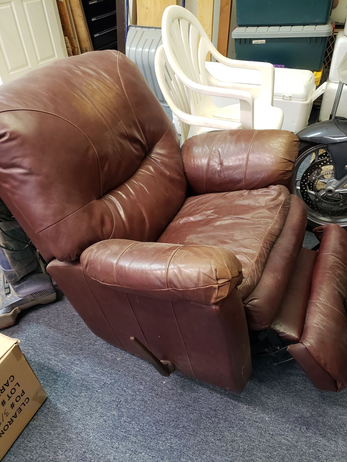 "Easy boy leather recliner"