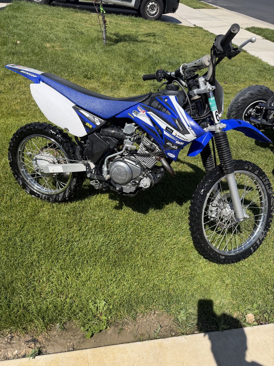 2016 Yamaha TT-R125LE Big Wheel Dirt Bike