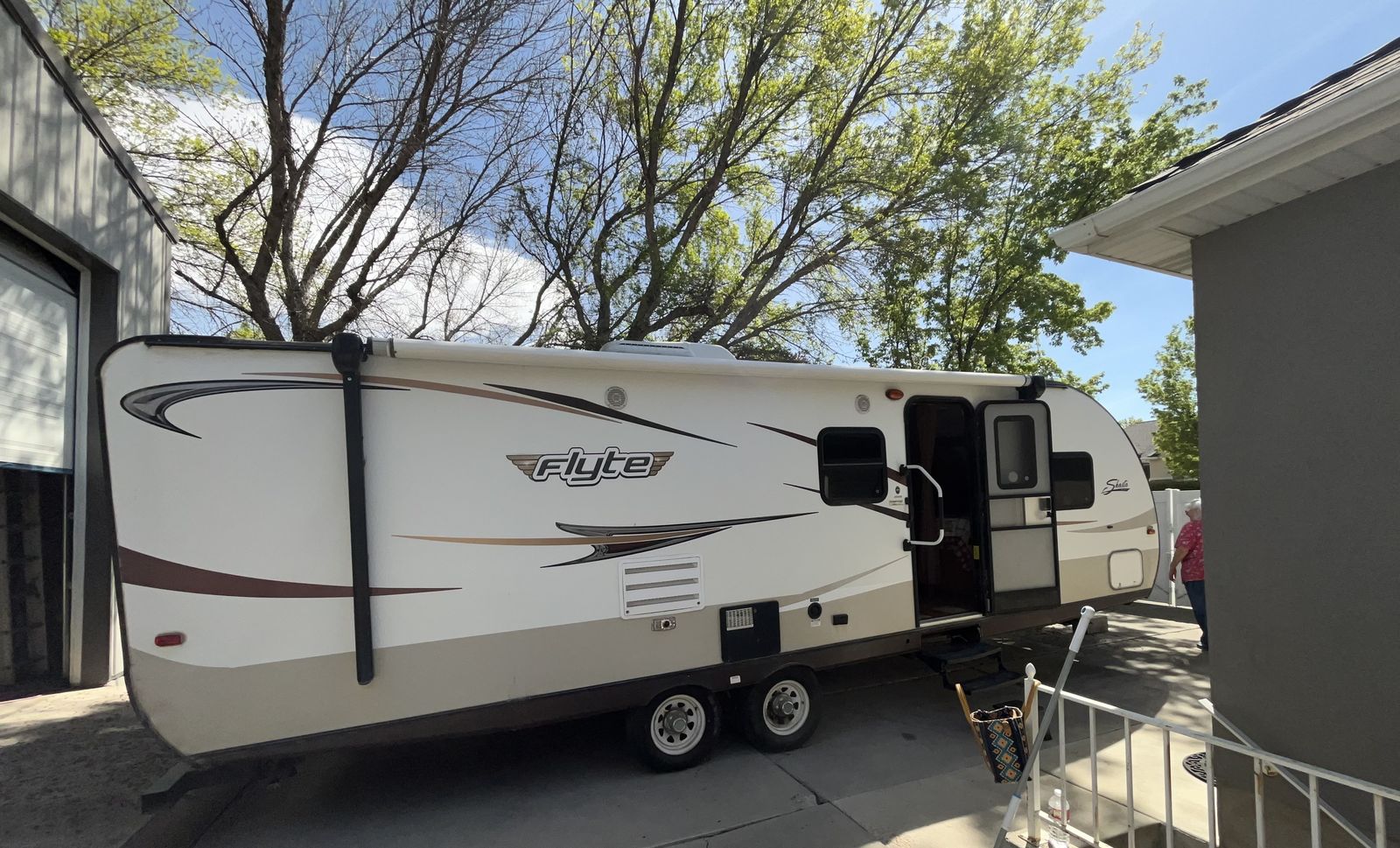 Camping Trailer 2014 Shasta 265DB