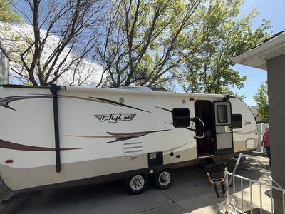 Camping Trailer 2014 Shasta 265DB