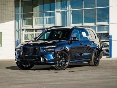2025 BMW X7 M60i