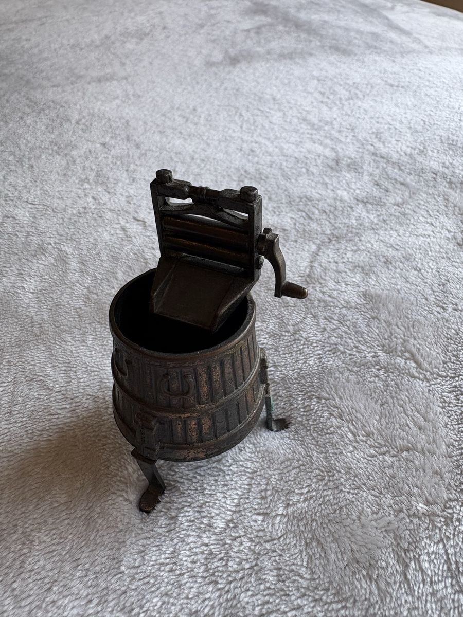 Vintage Metal miniature wringer washing machine