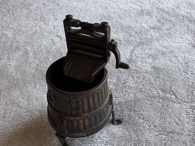 Vintage Metal miniature wringer washing machine