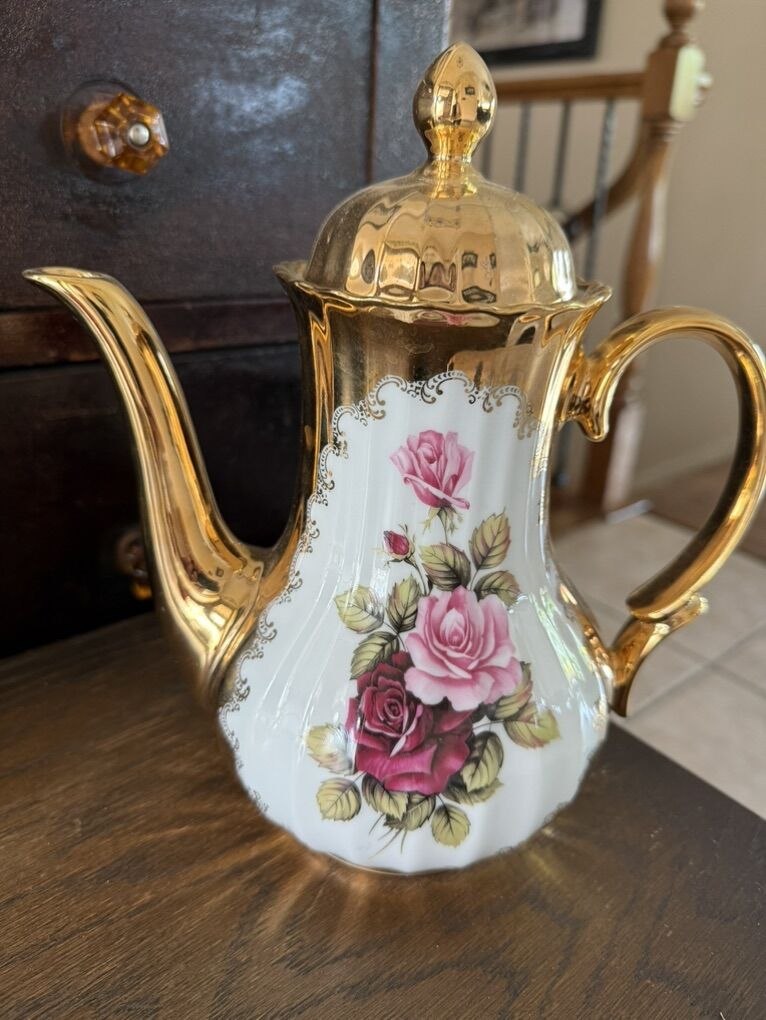 Bavaria Germany Rose Teapot 10 T 9 W