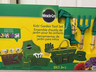 NEW Miracle-Gro Kids Garden Tool Set with Flower & Vegetable Seeds