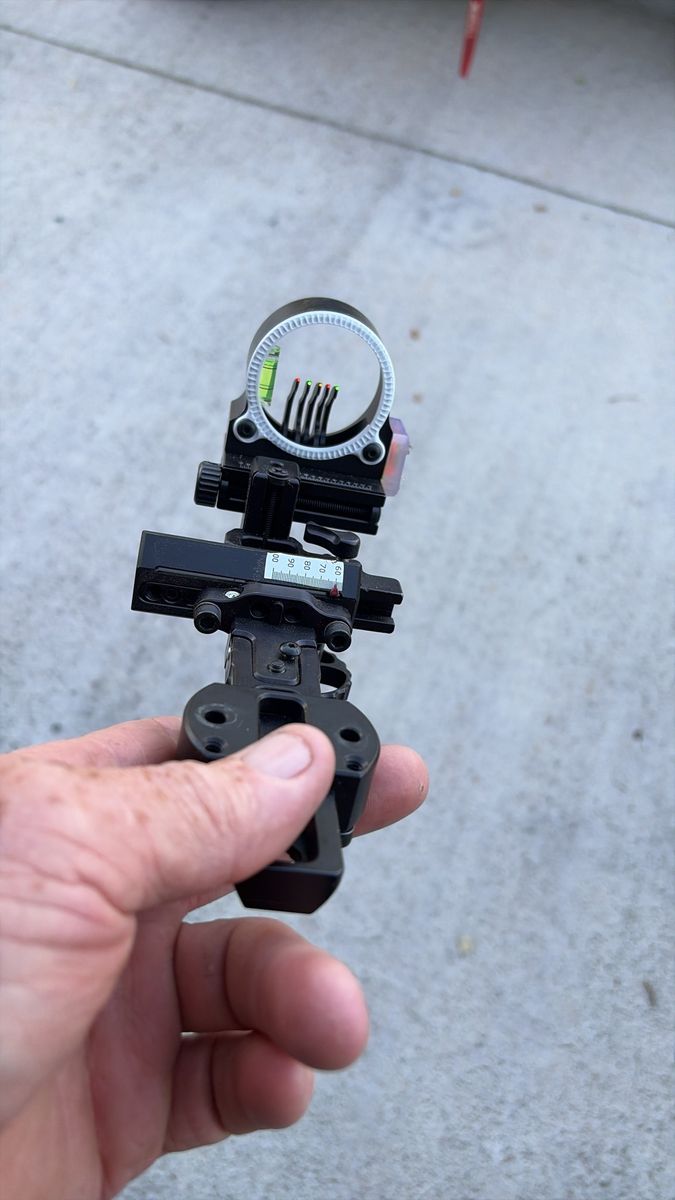Black Gold RH Bow Sight - Used Archery Equipment