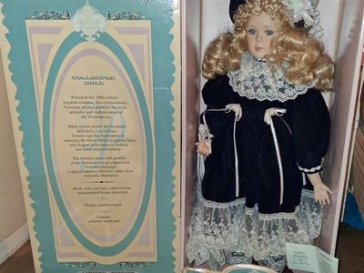Victorian Heritage Collector Doll "Tiffany" Limited Edition - Handcrafted Porcelain with Display Stand