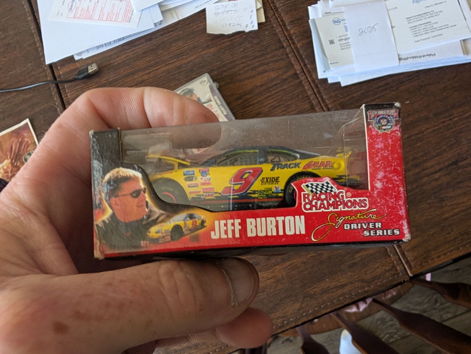 Racing Series Signature Drivers Series Jeff Burton Ford Track Gear number 9 diecast