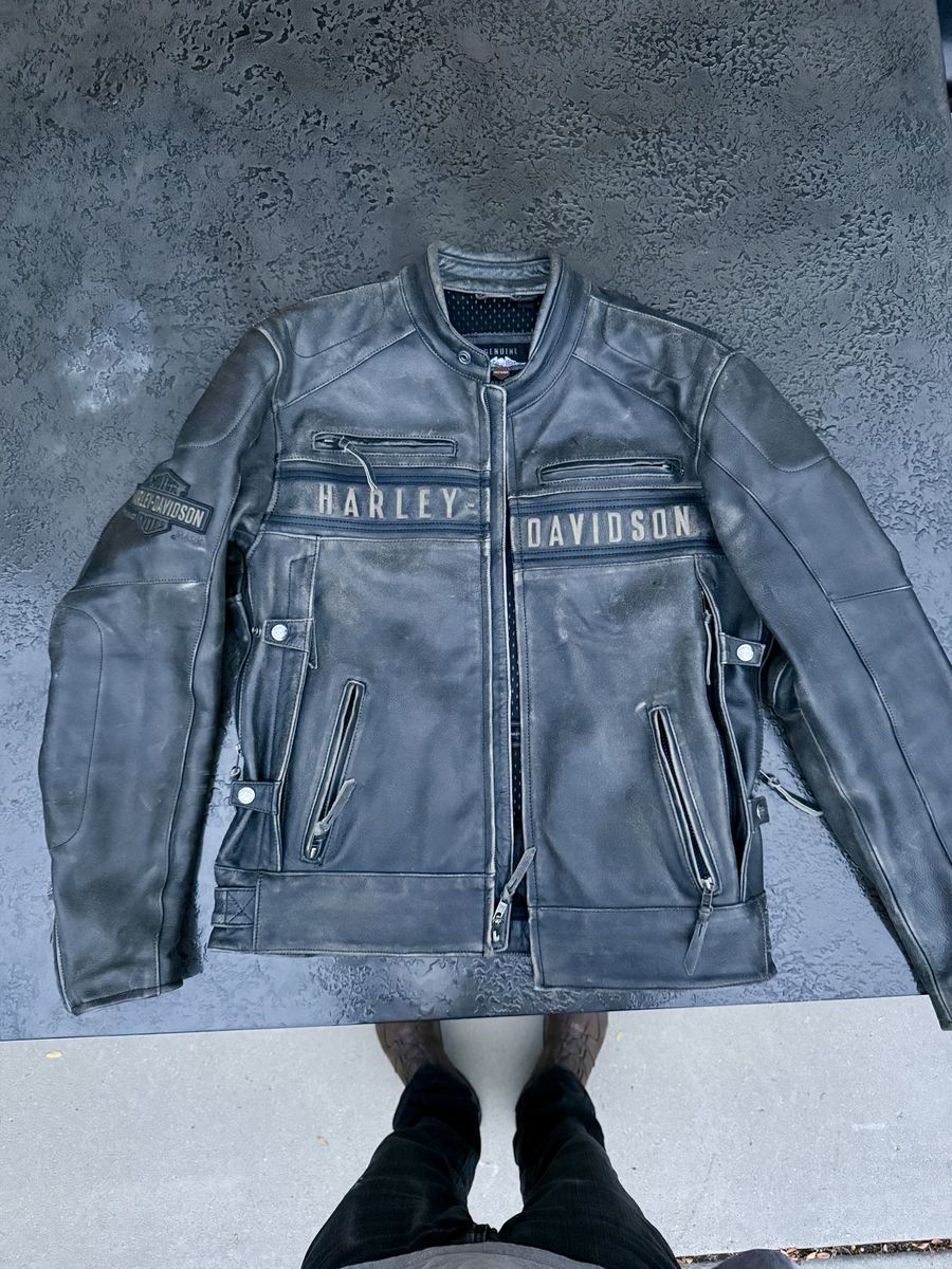 Leather Harley Davidson Motorcycle Jacket (Size Large)