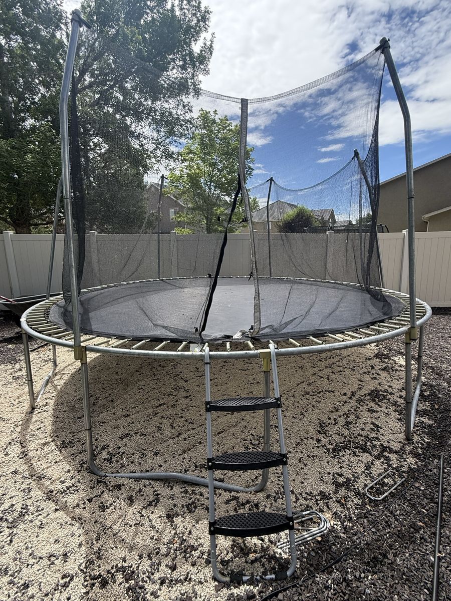 Skywalker Trampoline 15 ft