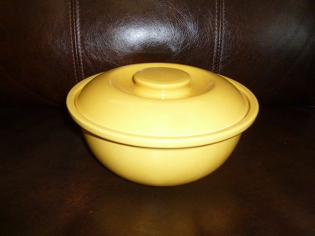 Yellow Vintage Fiestaware /Fiesta Ware Kitchen Kraft Casserole Bowl with a Lid