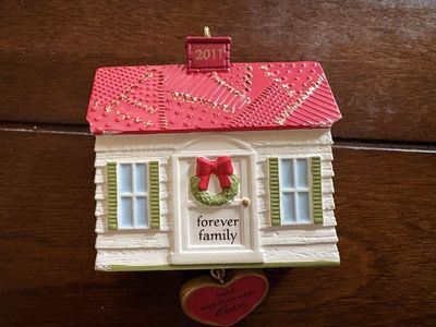 2011 Forever Family Hallmark Christmas Ornament